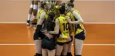 Son Dakika: Kupa Voley finalinde VakıfBank, Fenerbahçe Opet'i 3-2 mağlup ederek şampiyon oldu
