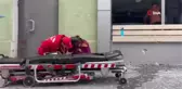 Ukrayna'da ilk yardım ekipleri çatışmanın ortasında kaldı