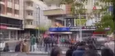 Son dakika haberi... Sultangazi'de silahlı çatışmada durakta bekleyen bir kadın vuruldu