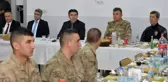 Erzurum Valisi Memiş, iftarını jandarma karakolunda açtı