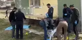 İKİ KATLI BİNANIN BAHÇESİNDE ÖLÜ BULUNDU