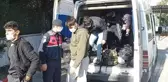 İzmir'de 52 kaçak göçmen yakalandı