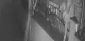 OKULDAKİ SAZI SIRTINA ALARAK KAÇAN HIRSIZ YAKALANDI
