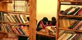 Tutkuyla biriktirdiği kitaplarını okuma sevdalılarıyla ücretsiz paylaşıyor