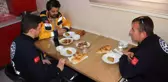 Herkes oruç açarken onlar hayat kurtarıyor