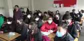 Bu öğretmenin on parmağında on marifet... Almanca dersini şarkılar söyleyerek sevdiriyor