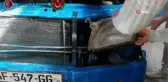 Sarp Sınır Kapısı'nda bir aracın yakıt deposunda 104 kilogram bal ele geçirildi
