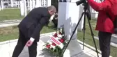 Son dakika... SARAYBOSNA - TBMM Başkanı Sentop, beraberindeki heyetle Saraybosna'daki Kovaçi Şehitliği'ni ziyaret etti