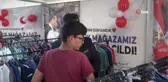Paranın geçmediği 'İyilik Mağazası'ndan geliri olmayan vatandaşlar ve yetim çocukları bayramlıklarını seçebilecek