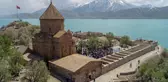 Baharın renklerine bürünen Akdamar Adası'nda 