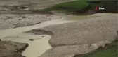 Muş'ta bazı tarım arazilerini su altında kaldı