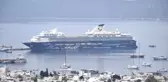 Bodrum'a gelen Malta bayraklı kruvaziyerden inen turistler, çarşıdaki hareketliliği artırdı