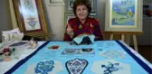 6 ASIRLIK MURADİYE CAMİSİ'NİN ÇALINAN ÇİNİLERİNİ 'KIRKYAMA' İLE KUMAŞA AKTARDI