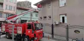Son dakika: Olukta asılı kalan ebabil kuşunu itfaiye kurtardı