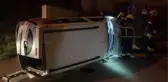 Devrilen hafif ticari aracın sürücüsü yaralandı