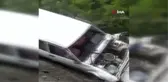 İki otomobil çarpıştığı kazada 2 kişi yaralandı, araçlar hurdaya döndü