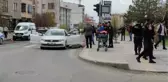 CEZAEVİNDEN ÇIKTI, KIRMIZI IŞIKTA OTOMOBİLDEKİ HUSUMETLİLERİNİ VURDU