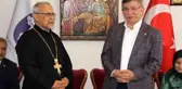 Davutoğlu, Mersin'de Hristiyan cemaatiyle buluştu