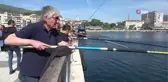 Gemlik'te müsilaj sona erdi, oltacılar deniz kenarına akın etti