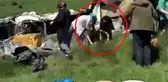 Yangını söndürmek isterken yanmıştı, dehşet anları kameralara yansıdı- Alev alev yanan barakadan vatandaşın kendini dışarı attığı anlar kamerada