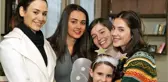 Doğumlarına günler kalan Hande Soral ve Fulya Zenginer, 12 yıl aradan sonra bir araya geldi