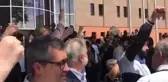 Festival Yasağını Destekleyen Bir Grup Eskişehir Büyükşehir Belediyesi Önünde Açıklama Yaptı: 