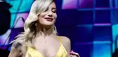 İki kez ihanete uğrayan İrem Derici, cesur sahne kıyafetiyle Cem Belevi'ye adeta nispet yaptı