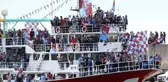 Trabzon'da büyük çılgınlık! Şampiyon, mabedine denizden çıkarma yaptı
