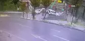 İstanbul'da korku dolu anlar kamerada: Otomobil 50 metreden aşağıya uçtu