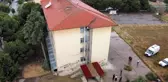 Kız arkadaşı ile kavga etti, yangın merdivenine tırmandı