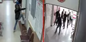Hastanede korku dolu anlar! Öfkeli baba ambulans şoförünü bıçakla yaraladı