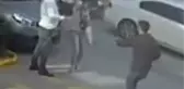 İZMİR'DE KADINA ŞİDDETE TAKSİCİDEN MÜDAHALE, O ANLAR KAMERADA