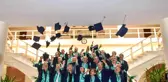 50 yıl sonra cübbe giyip kep fırlattılar