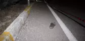 Karayolunda karşıdan karşıya geçmek isterken canından oldu