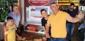 Uzaya gönderilen kebap ile fotoğraf çektirme kuyruğu