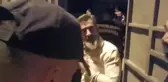 Kumar oynarken yakalandı, operasyonu görüntüleyen polise 