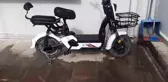 Satın alacakmış gibi yapıp kontrol amaçlı aldığı motosiklet ve elektrikli bisikleti çaldı