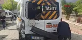 FRENİ BOŞALAN OKUL SERVİSİ LİSE ÖĞRENCİLERİNE ÇARPTI 4 YARALI