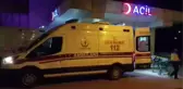 MOTOSİKLET YOLDA YÜRÜYEN GENCE ÇARPTI: 2 ÖLÜ