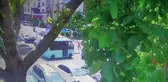 Kartal'da freni patlayan minibüs, duvara çarparak durabildi