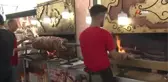 Kadayıf dolması yeme yarışmasında vatandaşlar birbirleriyle yarıştı