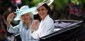 Kraliçe II. Elizabeth, Kraliyet Hava Kuvvetleri'nin uçuşunu Buckingham Sarayı'ndan izledi