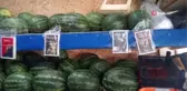 Manavı kütüphaneye çevirdi