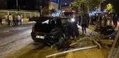 Ataşehir'de sürücüsünün kontrolünü kaybettiği otomobil demir korkuluklara çarparak durabildi: 1 yaralı