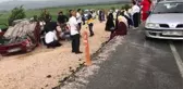 Direksiyon hakimiyetini kaybeden sürücü karşı yönden gelen araca çarptı! Kazada 2'si çocuk 10 kişi yaralandı