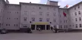 Sultanbeyli'de okulda görülen 17 santimlik dev kelebek görenleri şaşırttı