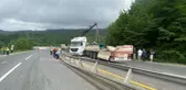 Tırdan yola devrilen trafo, D-655 Zonguldak yönünde ulaşımı aksattı