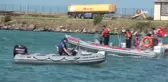 Dalgıçlar denizden atık topladı