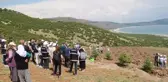 Salda Gölü Üzerindeki Araziye 300 Adet Köknar ve Ardıç Fidanı Dikildi