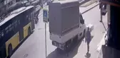 İETT otobüsü temizlik işçisine böyle çarptı